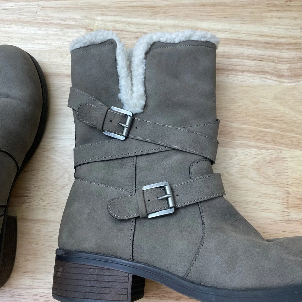 Justice Girls Taupe Faux‎ Leather Shearling Lined Buckle Zipper Boots - Size 7